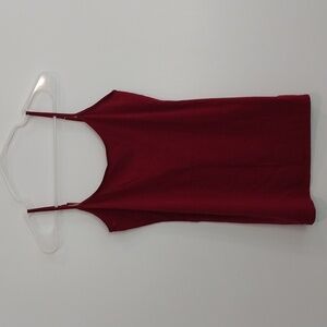 612 Old Navy burgundy tank top